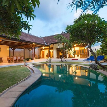 Bali Royal Heritage Villa Seminyak  Luaran gambar