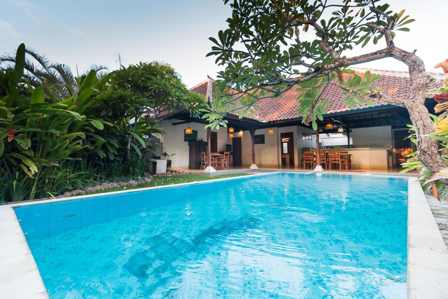 Bali Royal Heritage Villa Seminyak  Luaran gambar