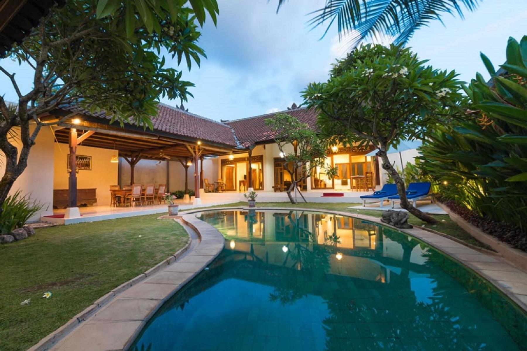 Bali Royal Heritage Villa Seminyak  Luaran gambar
